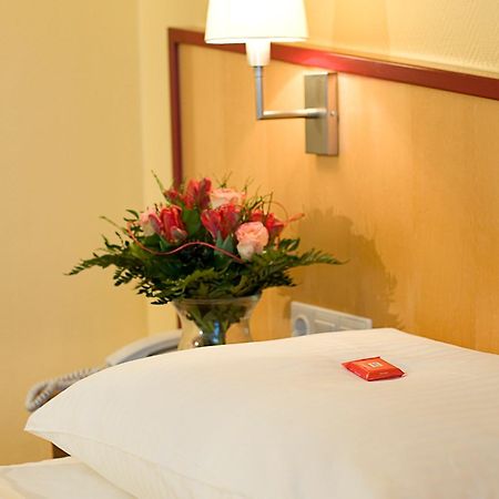 Montana Hotel Oberasbach Zewnętrze zdjęcie