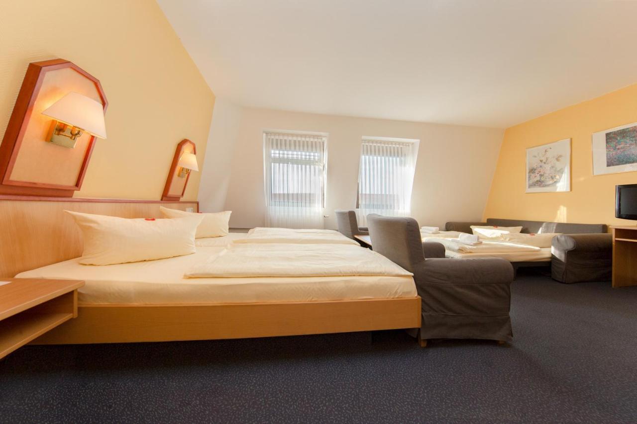 Montana Hotel Oberasbach Zewnętrze zdjęcie