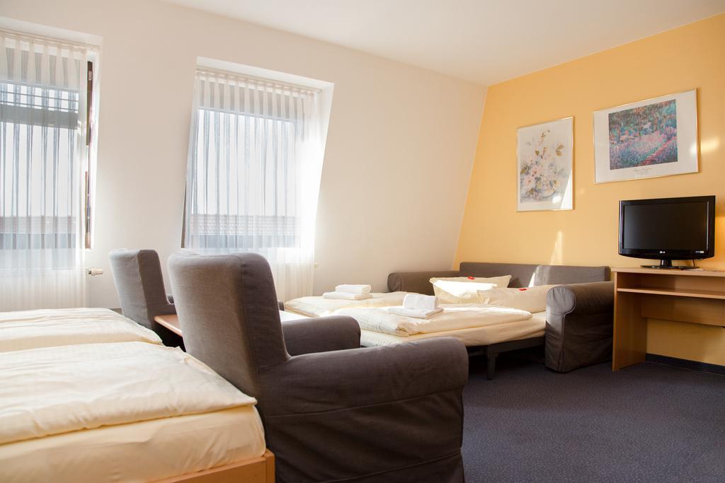 Montana Hotel Oberasbach Zewnętrze zdjęcie