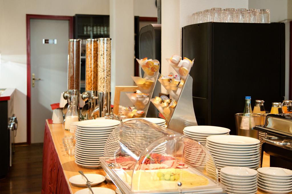 Montana Hotel Oberasbach Zewnętrze zdjęcie