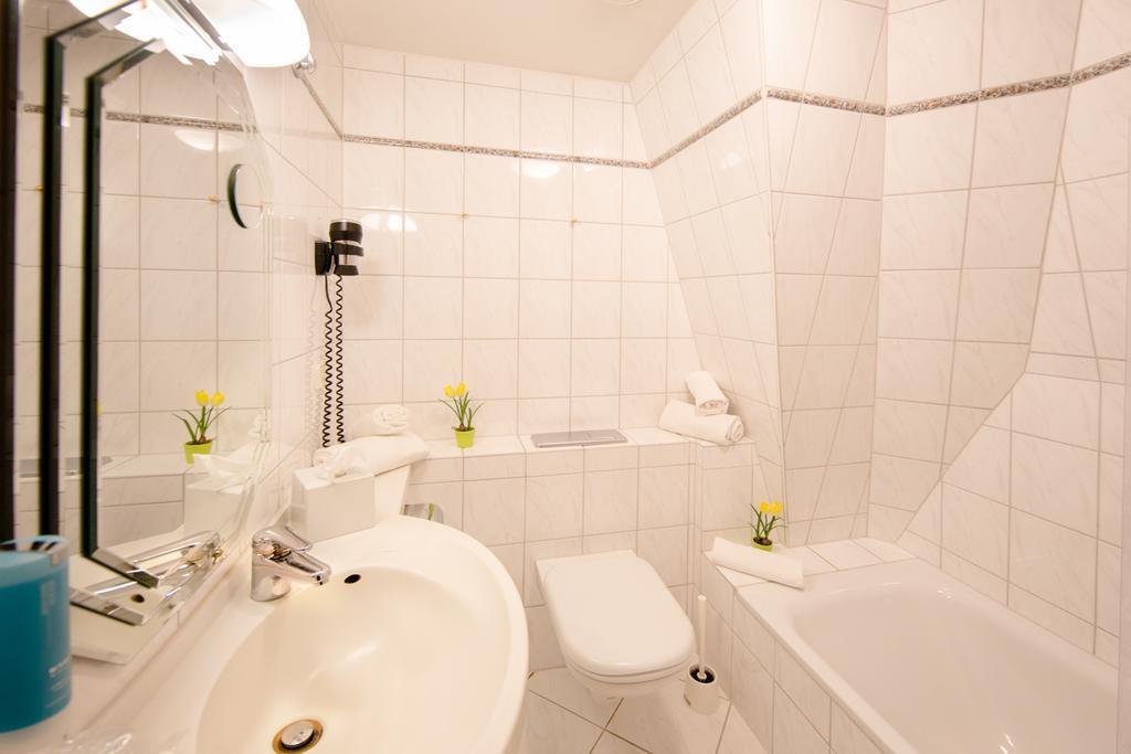 Montana Hotel Oberasbach Zewnętrze zdjęcie